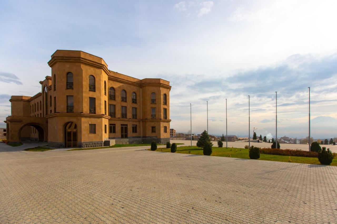 Latar Hotel Erevan Exterior foto